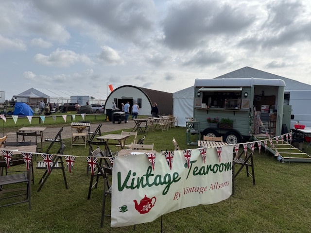 Mobile tearoom for vintage tea parties
